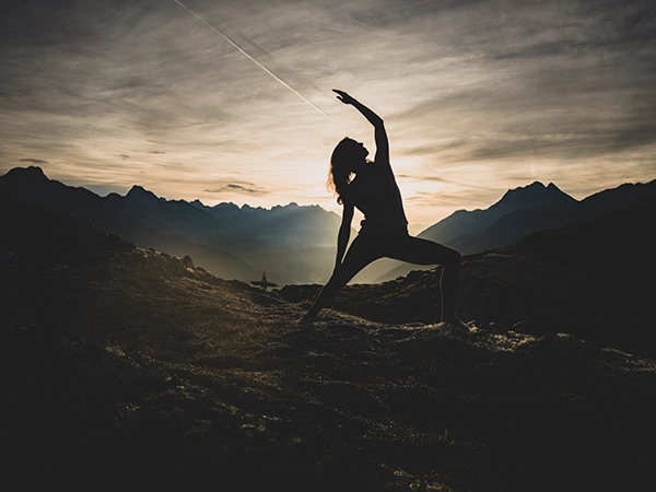 Bewegung, Yoga, Pilates, HIIt, zurück zu dir über deinen Körper